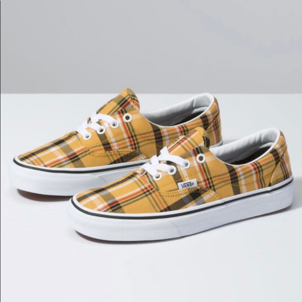 NEVER WORN plaid vans
